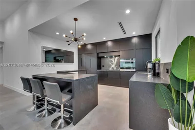 155 NW 51st St 0 1