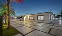 831 E 10th Pl Photo