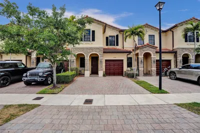 8768 NW 98th Avenue #8768 1