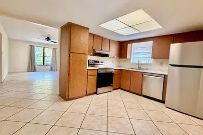 9121 E Highland Pines Drive 1