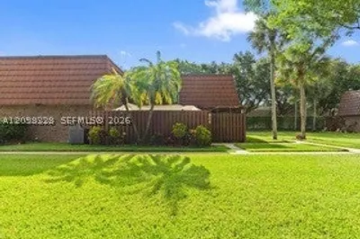 806 SW 119th Way 1