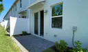 5640 SE Edgewater Circle Photo