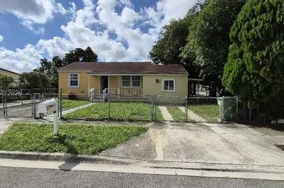 610 E 6th Pl 1