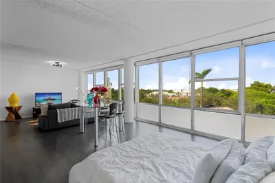 900 Bay Drive #303 1