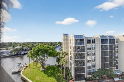 20 Royal Palm Way #602 1