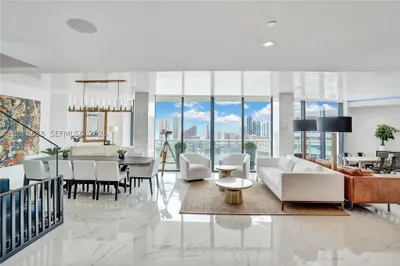 4000 Island Blvd #PH2 1