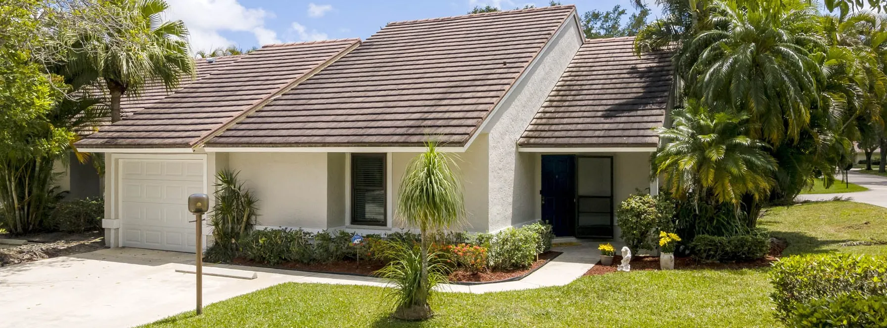 Just Listed | Gorgeous in Glengary | 800 Saint Giles Terrace