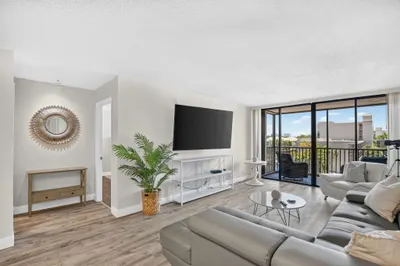 4 Royal Palm Way #403 1