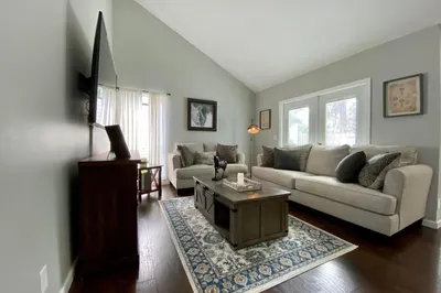 453 Park Forest Way 1