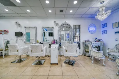 Full Service Beauty Salon Prime Location Close To Sunse 1