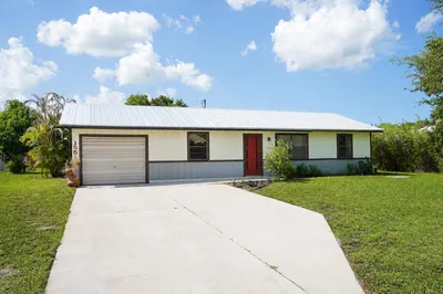 155 SW Klee Circle 1