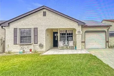 Patio, double driveway, fresh paint, sherwin and w