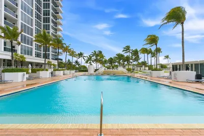 10275 Collins Ave #718 1