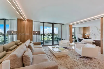 1455 Ocean Dr #811 1