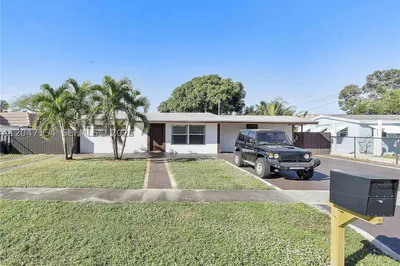 1541 SW 52nd Ave 1