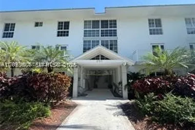 290 Sunrise Dr #301 1