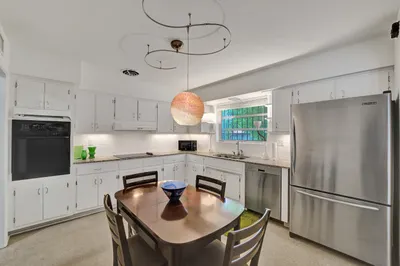 3113 Hollywood Boulevard 1