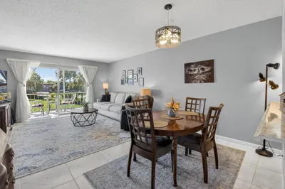 33 Abbey Lane #207 1