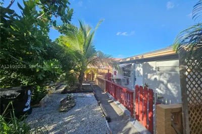 312 N 9th Ave N #2 1