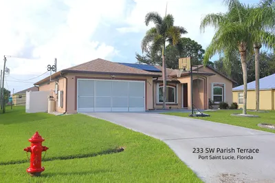 233 SW Parish Terrace 1