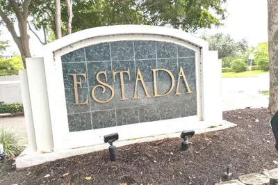 20852 Vía Madeira 1