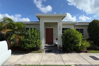 548 NE 5th Way 1