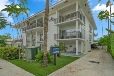 4217-4225 El Mar Dr 1