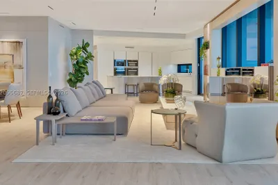 18555 Collins Ave #4705 1