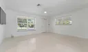 9 Windsor Road E Photo