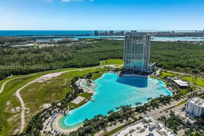 2411 Laguna Cir #2311 1