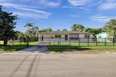 30 NE 139th Street 1