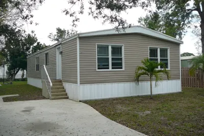 1205 W Joy Lane 1