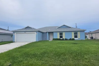 1913 SW Swift Avenue 1