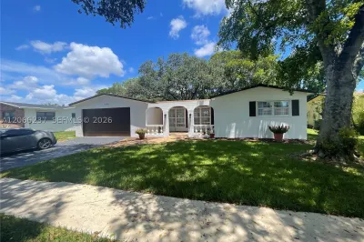 9301 SW 54th St 1