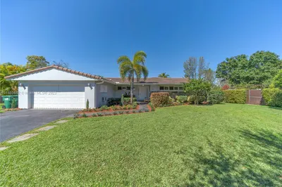 7460 Sabal Dr 1