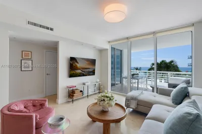 3801 Collins Ave #503 1