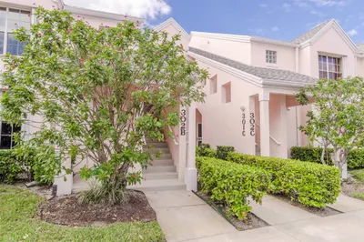302 Muirfield Court #302b 1