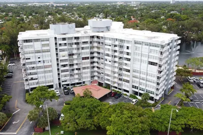 1300 NE Miami Gardens Dr #308E 1