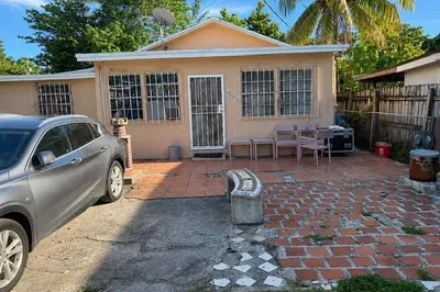 1850 NW 35th Street 1