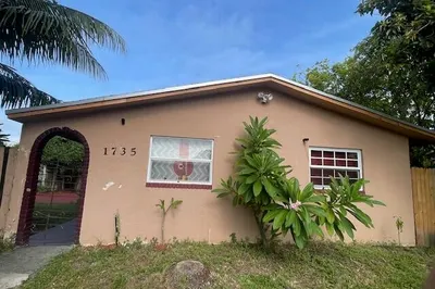 1735 SW 44th Terrace 1