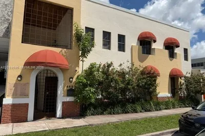 4627 Ponce De Leon Blvd 1