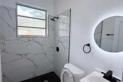 1560 SW 5th St #7 1