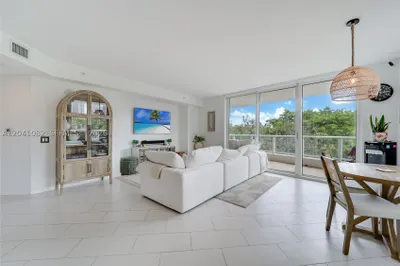 4250 Biscayne Blvd #301 1