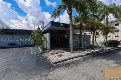 2825 E 4th Ave 1