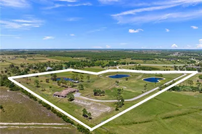 2393 SW Trailside Path 1