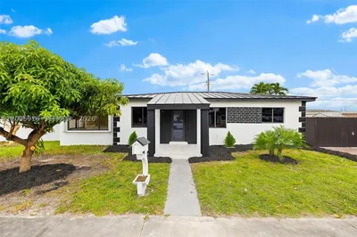 331 W 40th Pl 0 1