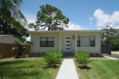 1045 NW 7th Ave 1