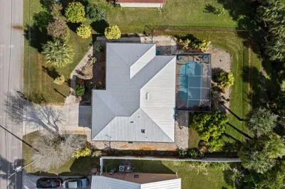 178 SW Essex Drive 1