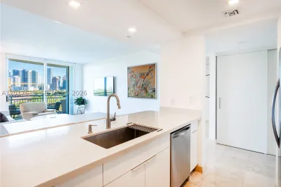 2475 Brickell Ave #903 1