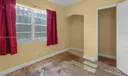 351 E 14th St Photo